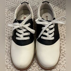 Académie Gear saddle shoes